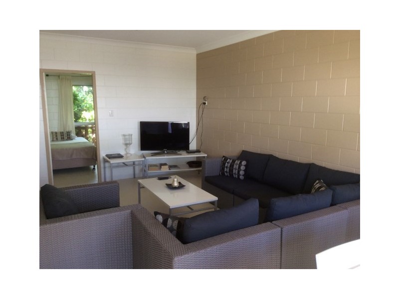 2/21 Porter Promenade, Mission Beach QLD 4852
