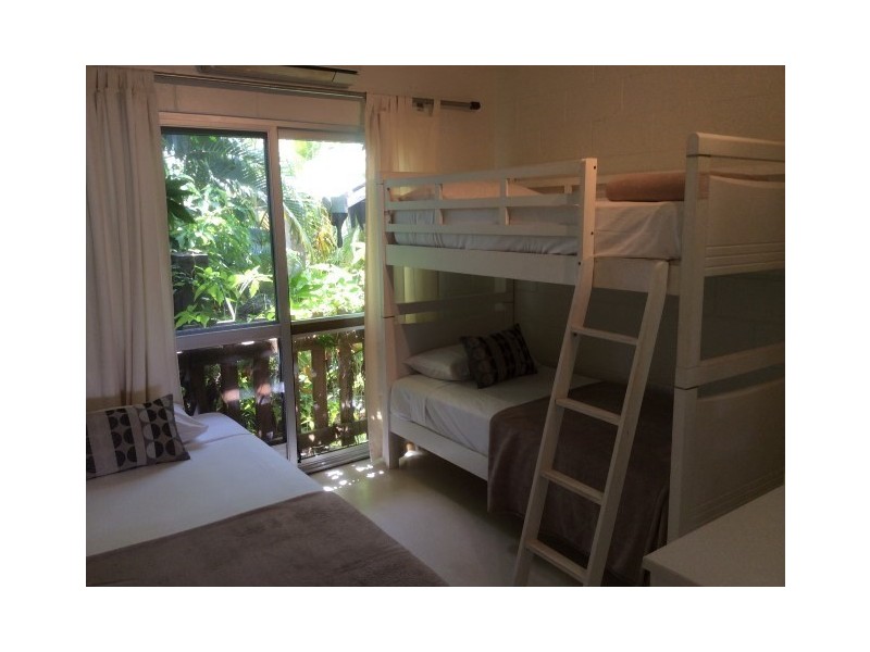 2/21 Porter Promenade, Mission Beach QLD 4852