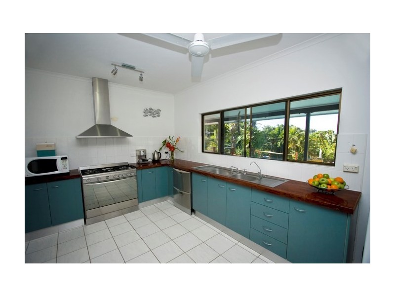 37 Cutten Street, Bingil Bay QLD 4852