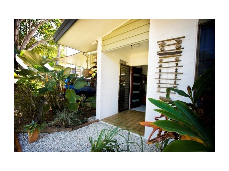 37 Cutten Street, Bingil Bay QLD 4852