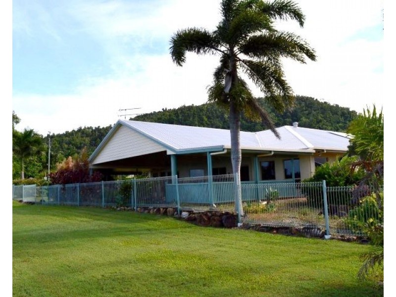 28 Pioneer Street, Bingil Bay QLD 4852
