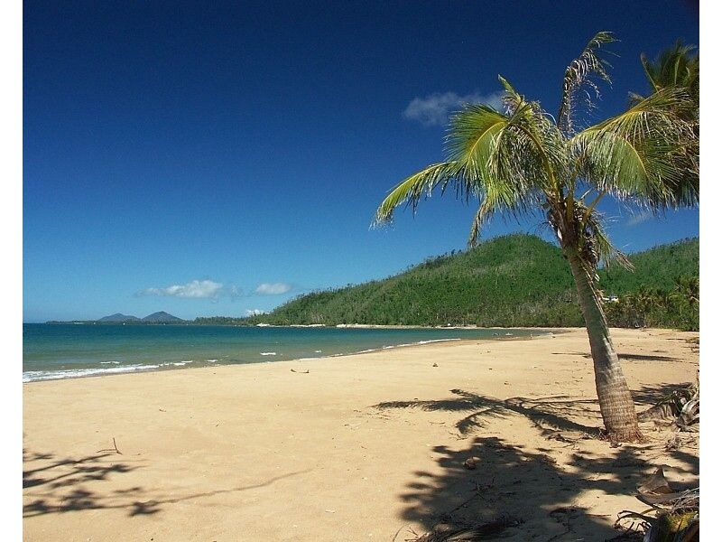 28 Pioneer Street, Bingil Bay QLD 4852