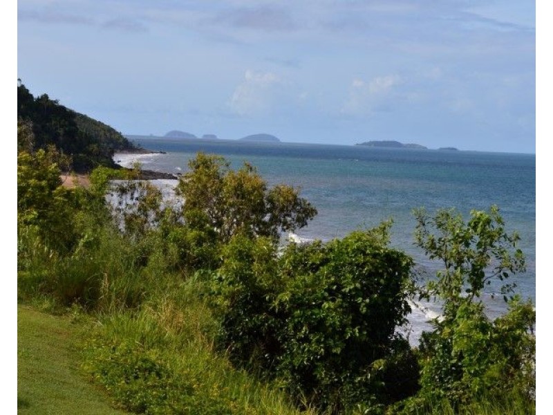 28 Pioneer Street, Bingil Bay QLD 4852