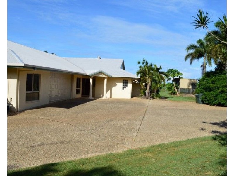 28 Pioneer Street, Bingil Bay QLD 4852