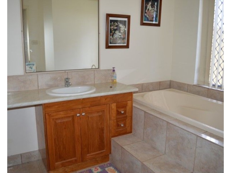 28 Pioneer Street, Bingil Bay QLD 4852