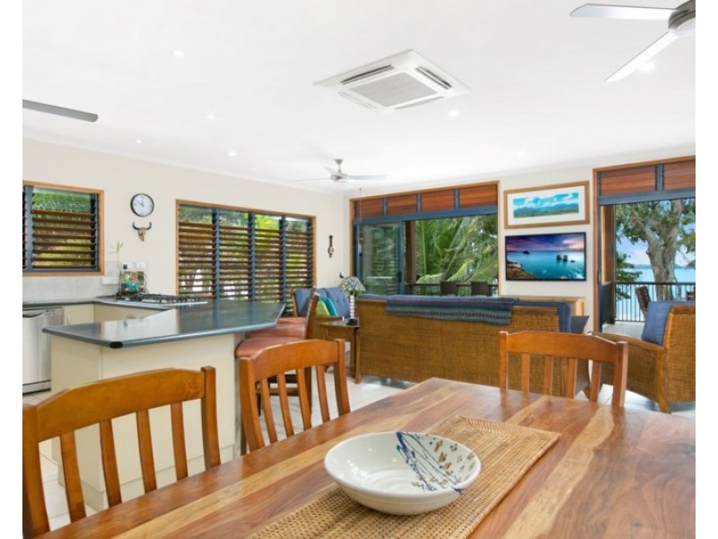 24 Kennedy Esplanade, South Mission QLD 4852