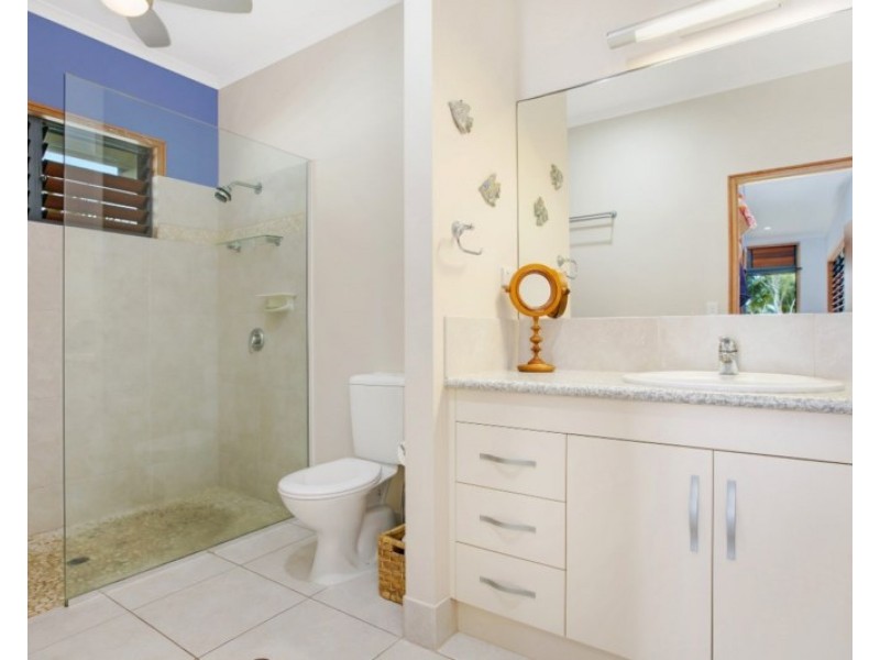 24 Kennedy Esplanade, South Mission QLD 4852