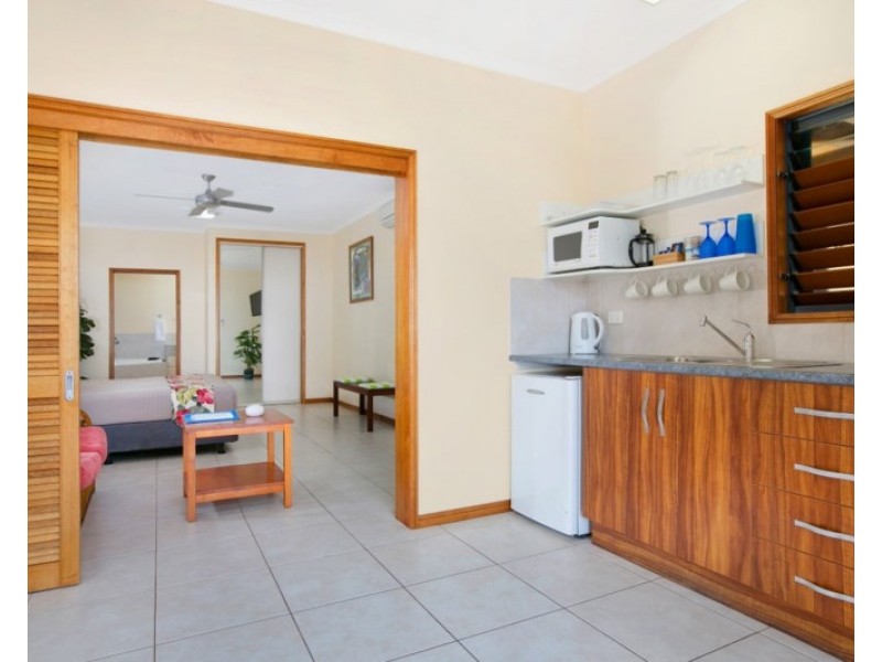 24 Kennedy Esplanade, South Mission QLD 4852