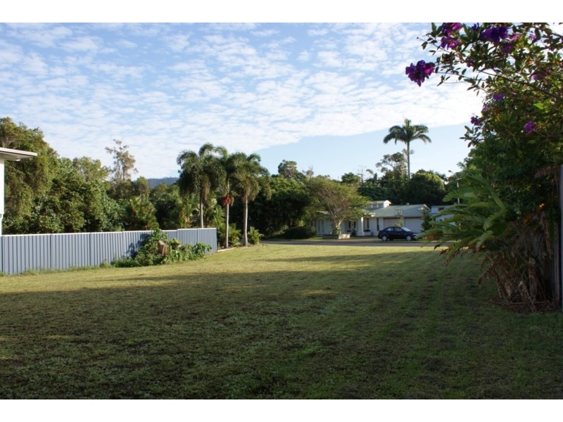 20 Conch Street, Mission Beach QLD 4852