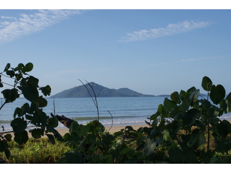 20 Conch Street, Mission Beach QLD 4852