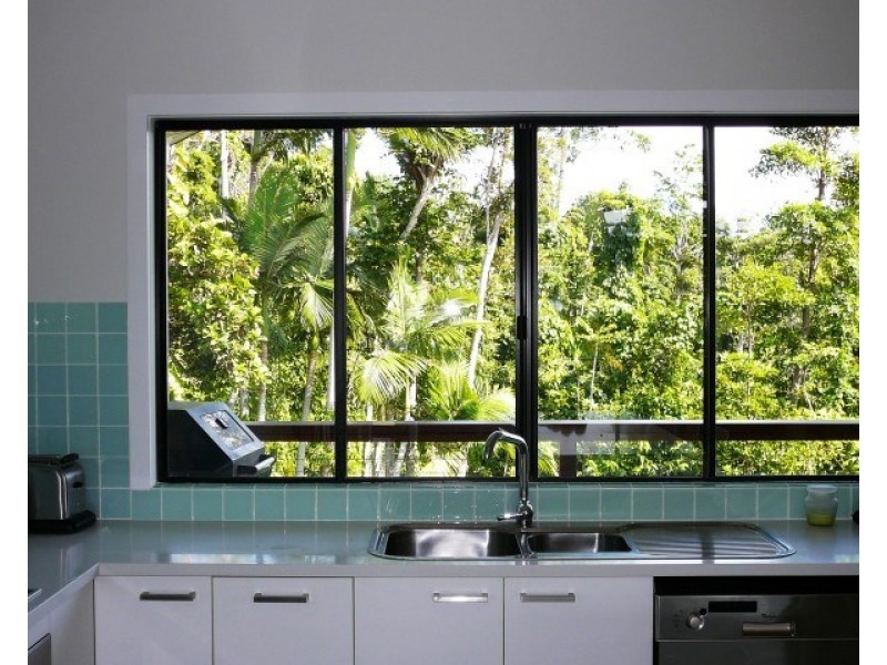 15 Pioneer Street, Bingil Bay QLD 4852