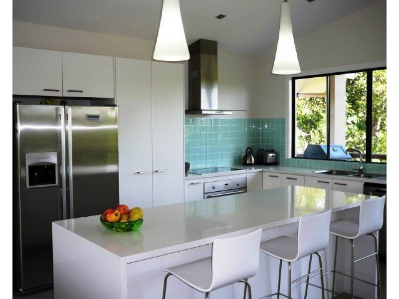 15 Pioneer Street, Bingil Bay QLD 4852