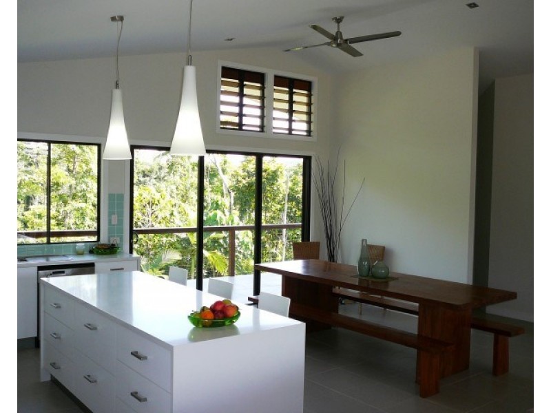 15 Pioneer Street, Bingil Bay QLD 4852