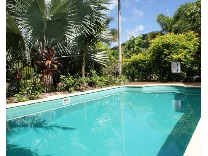 15 Pioneer Street, Bingil Bay QLD 4852