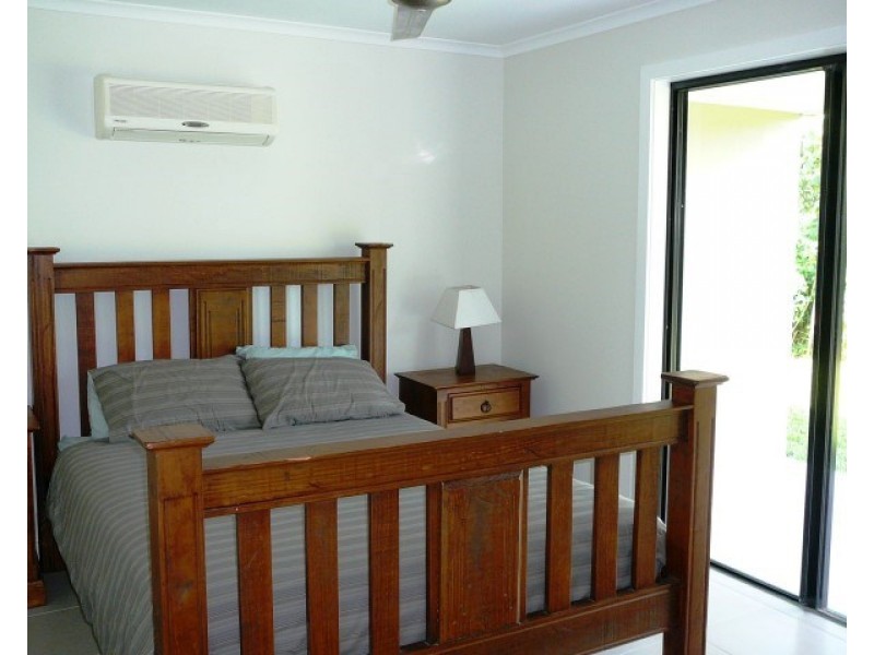 15 Pioneer Street, Bingil Bay QLD 4852