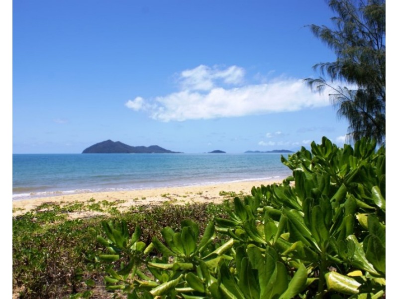 44 Sanctuary Crescent, Wongaling Beach QLD 4852