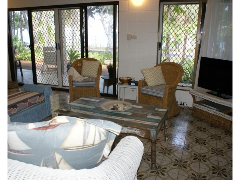 26 Kennedy Esplanade, South Mission QLD 4852