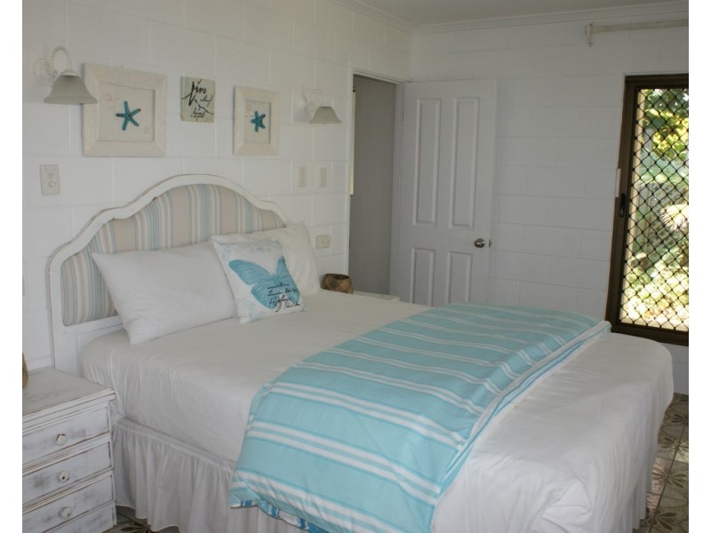 26 Kennedy Esplanade, South Mission QLD 4852