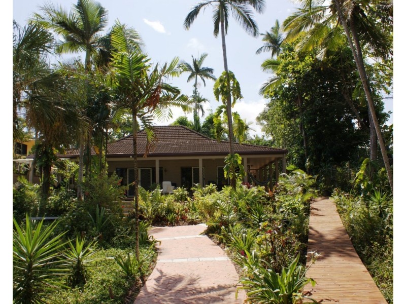 26 Kennedy Esplanade, South Mission QLD 4852