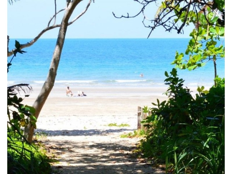 42 Donkin Lane, Mission Beach QLD 4852