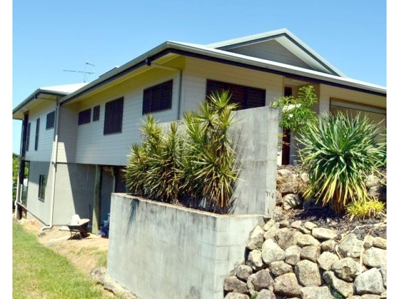 39 Dunkalli Crescent, Wongaling Beach QLD 4852