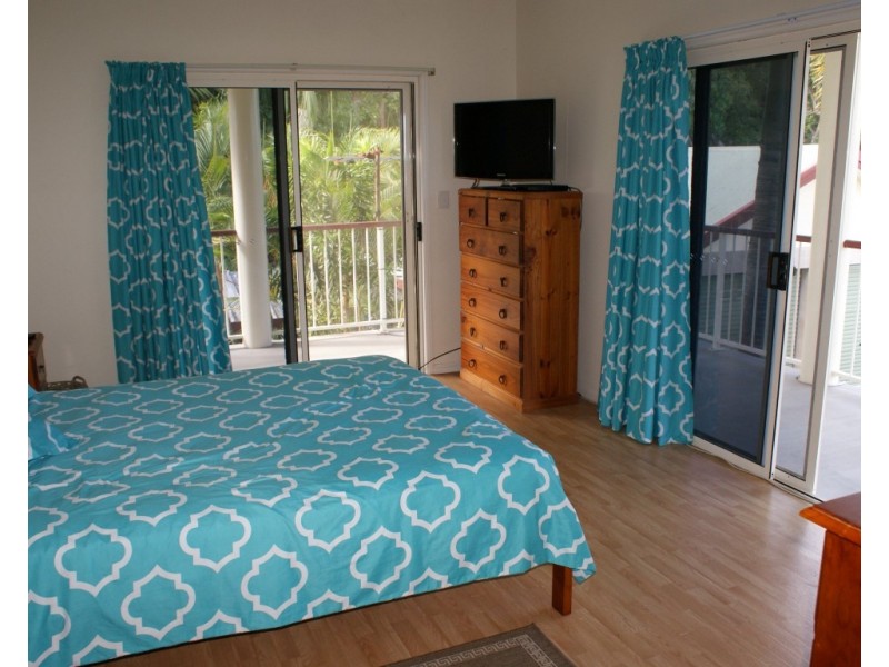 35 Taylor Street, Kurrimine Beach QLD 4871