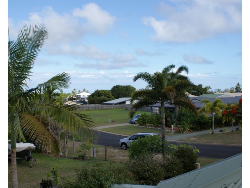 35 Taylor Street, Kurrimine Beach QLD 4871