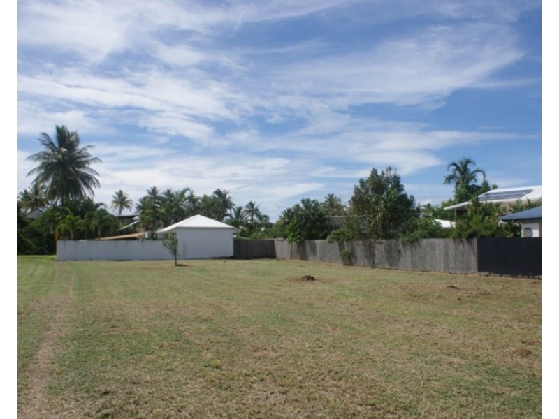8 Southward Street, Mission Beach QLD 4852