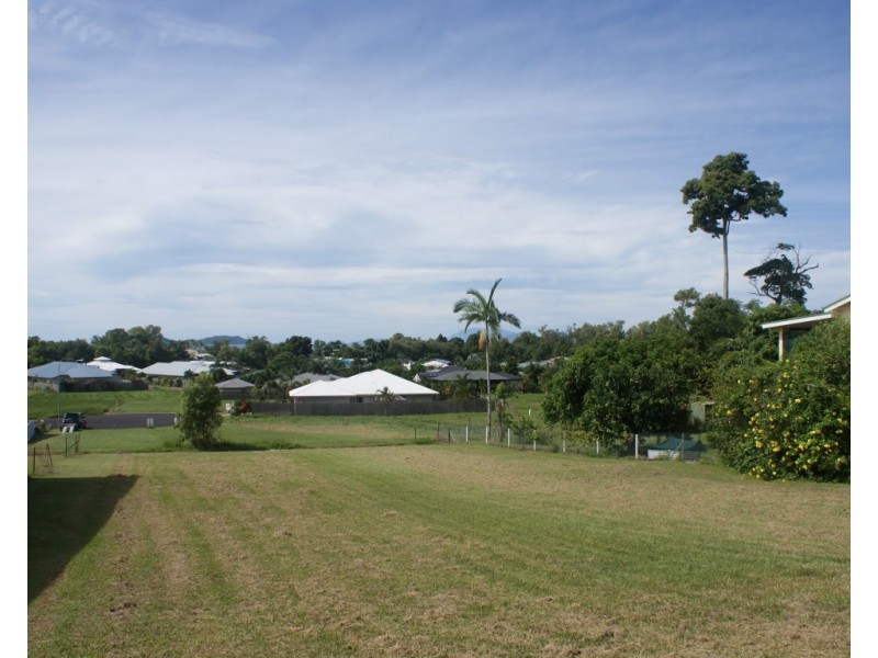 16 Admiralty Street, South Mission QLD 4852