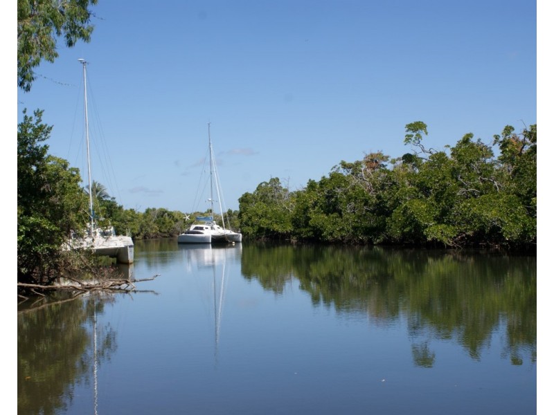 16 Admiralty Street, South Mission QLD 4852