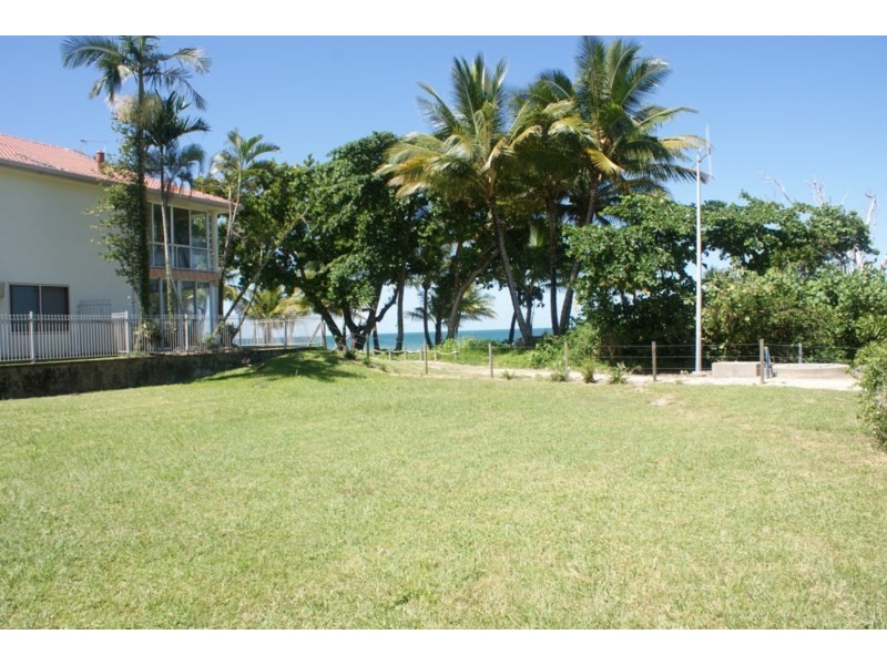 17 Conch Street, Mission Beach QLD 4852
