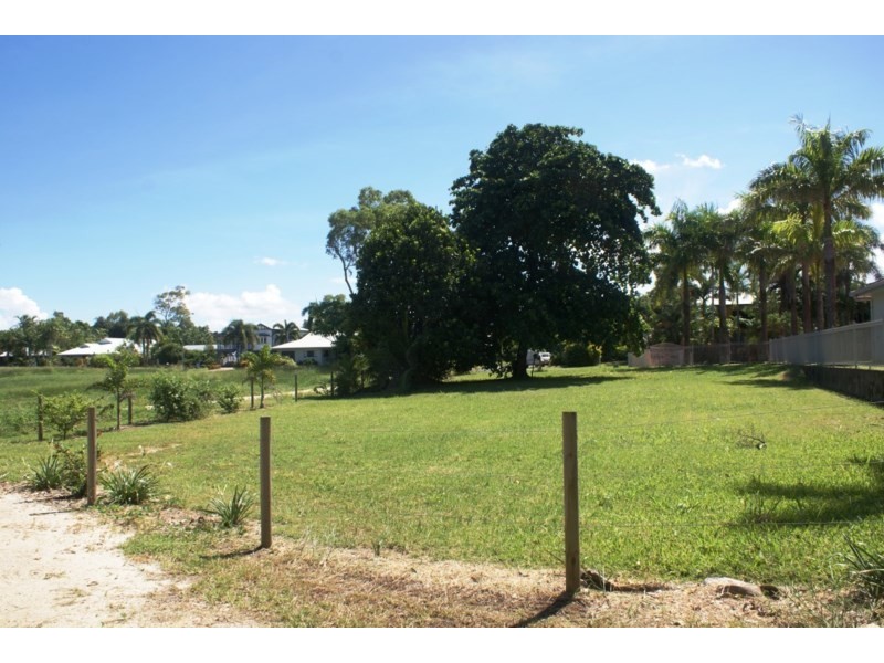 17 Conch Street, Mission Beach QLD 4852