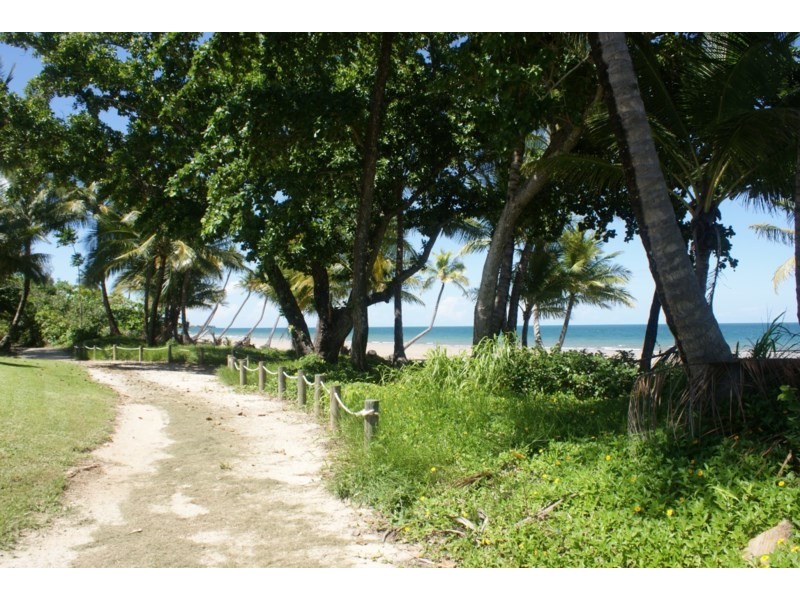 17 Conch Street, Mission Beach QLD 4852