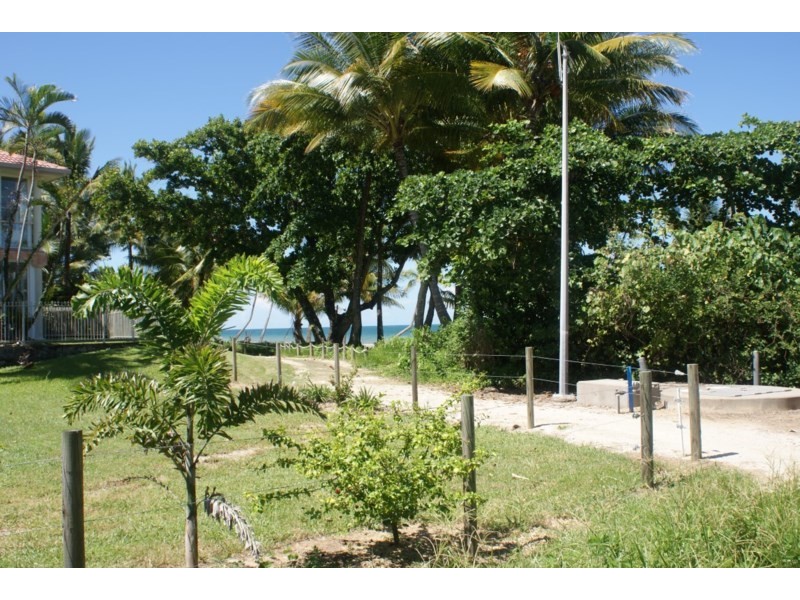 17 Conch Street, Mission Beach QLD 4852