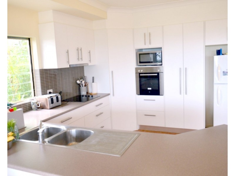 28 Dunkalli Crescent, Wongaling Beach QLD 4852