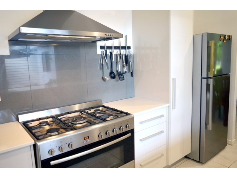 11 Endeavour Avenue, Mission Beach QLD 4852