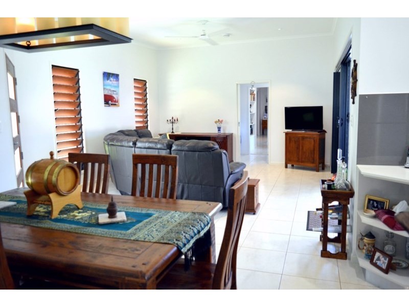 11 Endeavour Avenue, Mission Beach QLD 4852