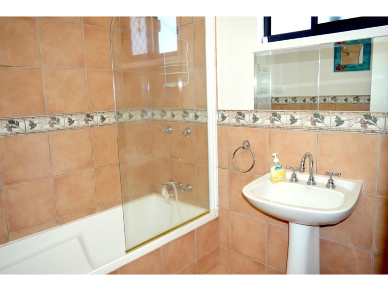 11 Endeavour Avenue, Mission Beach QLD 4852