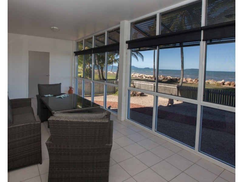 12 Taylor Street, Tully Heads QLD 4854