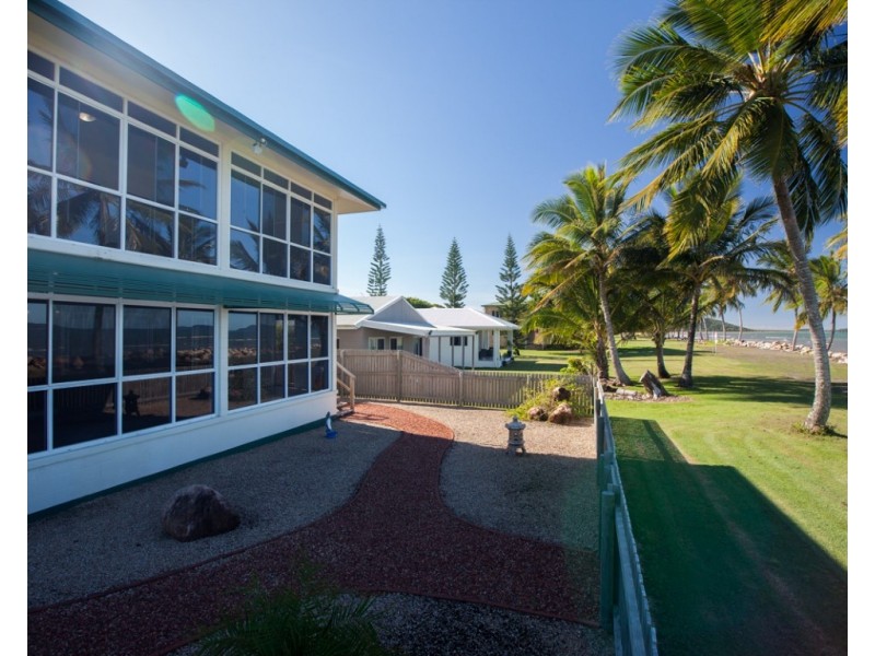 12 Taylor Street, Tully Heads QLD 4854