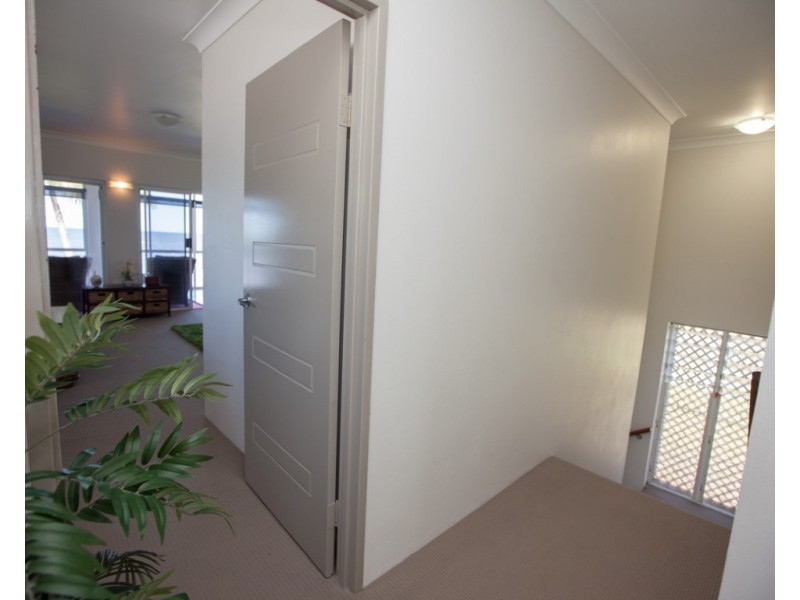 12 Taylor Street, Tully Heads QLD 4854