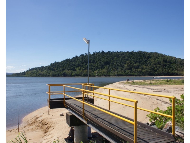 12 Taylor Street, Tully Heads QLD 4854