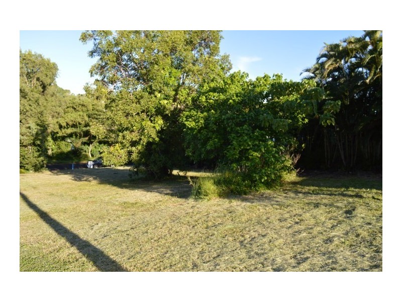 1 Commodore Street, South Mission QLD 4852