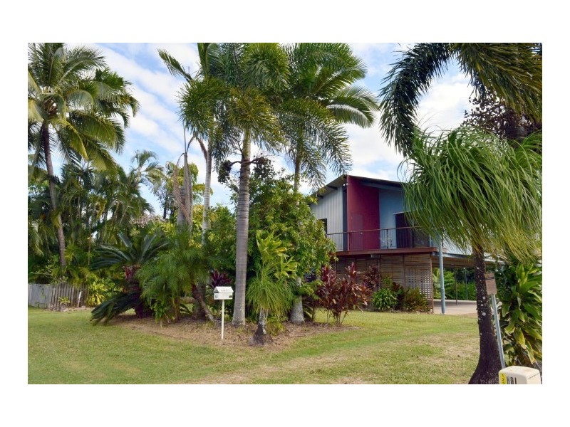 65 Holland Street, Wongaling Beach QLD 4852