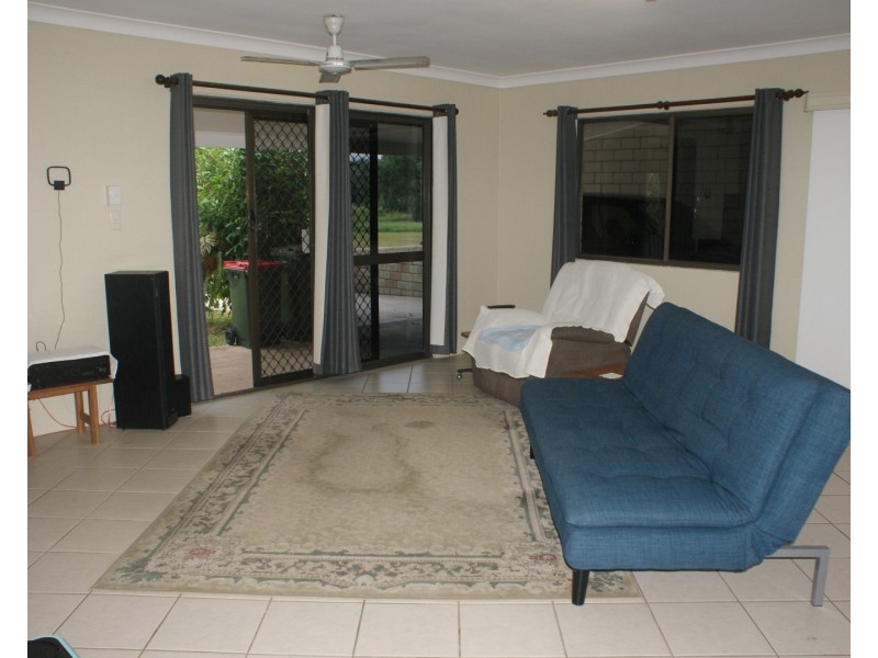 8 Melaleuca Drive, Tully Heads QLD 4854