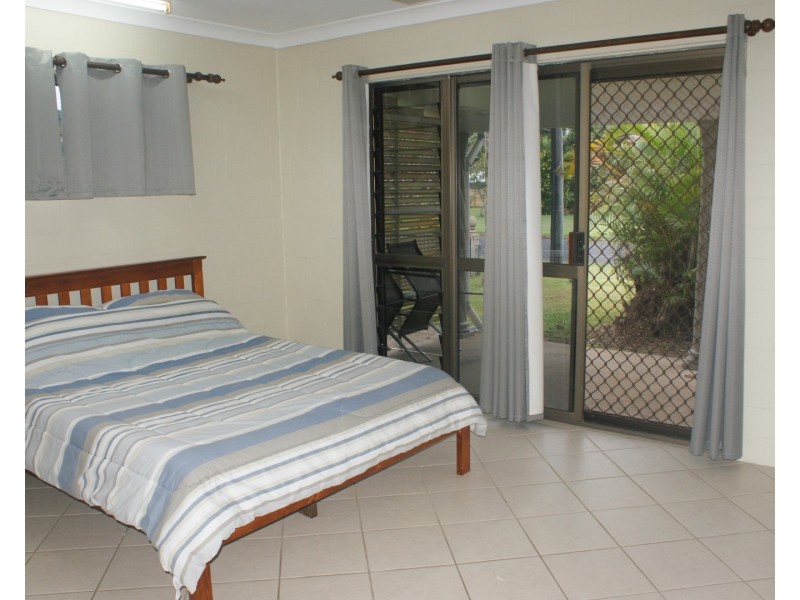 8 Melaleuca Drive, Tully Heads QLD 4854
