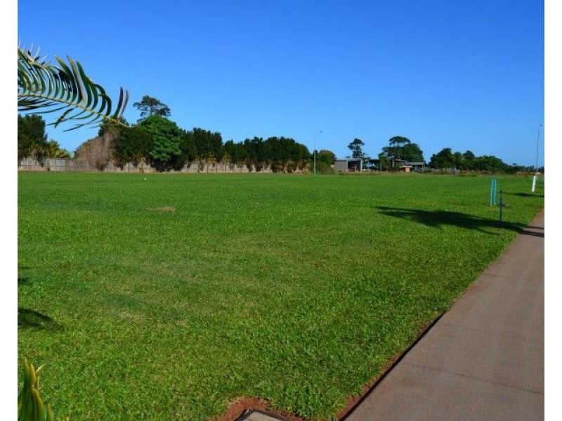 10 Nautilus Street, Mission Beach QLD 4852