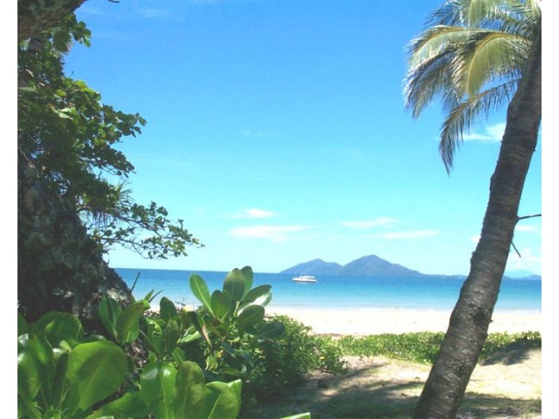 12 Endeavour Avenue, Mission Beach QLD 4852