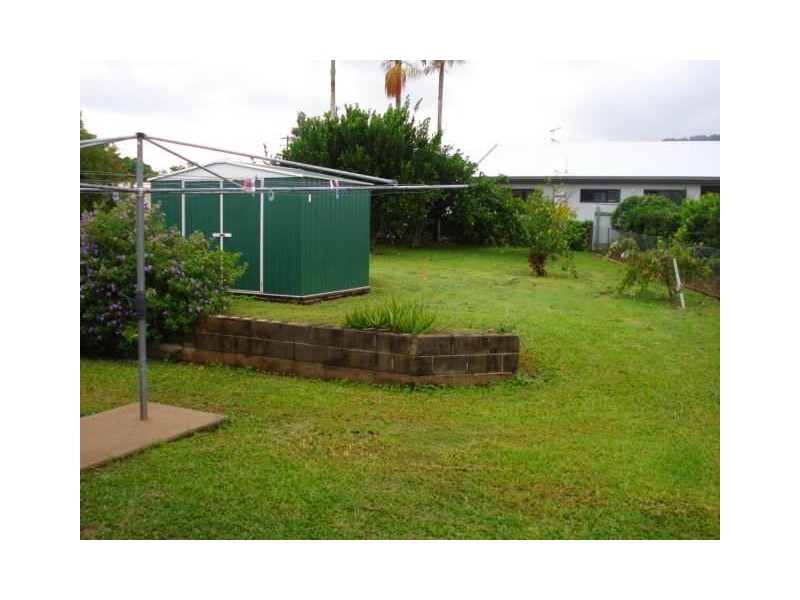 6 Kent Close, Mission Beach QLD 4852
