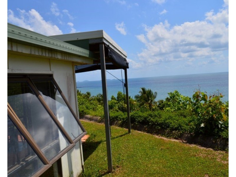 16 Cutten Street, Bingil Bay QLD 4852